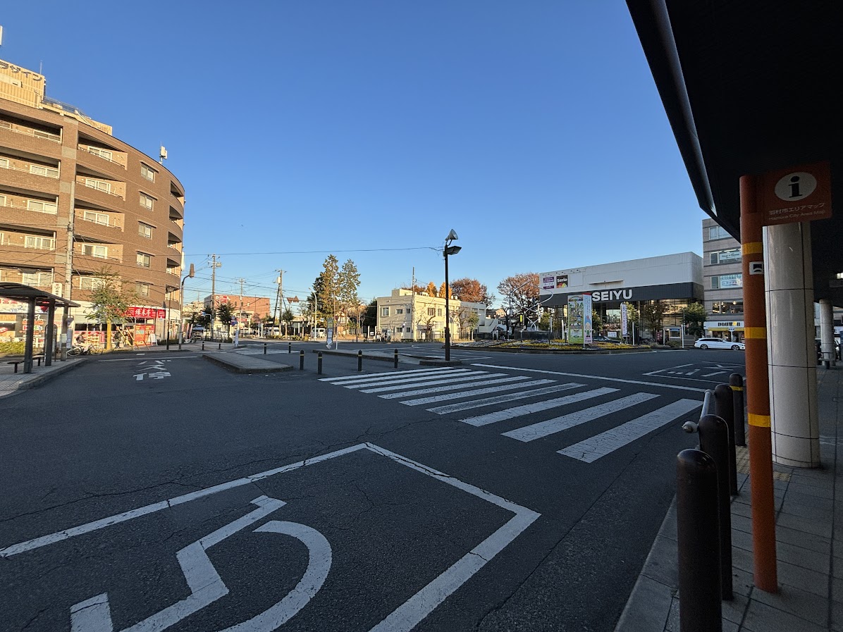 羽村駅前 東口