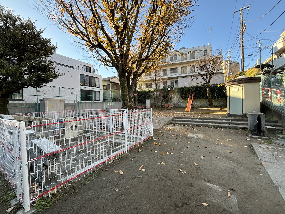 しらゆり児童遊園