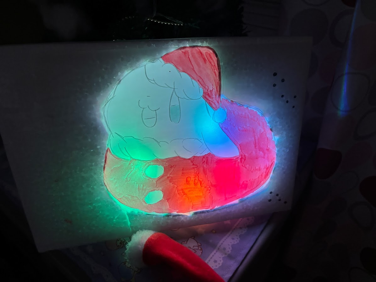 子供がエンガアートで作った電飾（発光時）