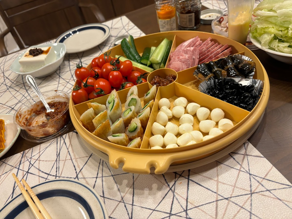 夕飯というか生ハム、竹輪胡瓜、ミニトマト、モッツァレラチーズ等