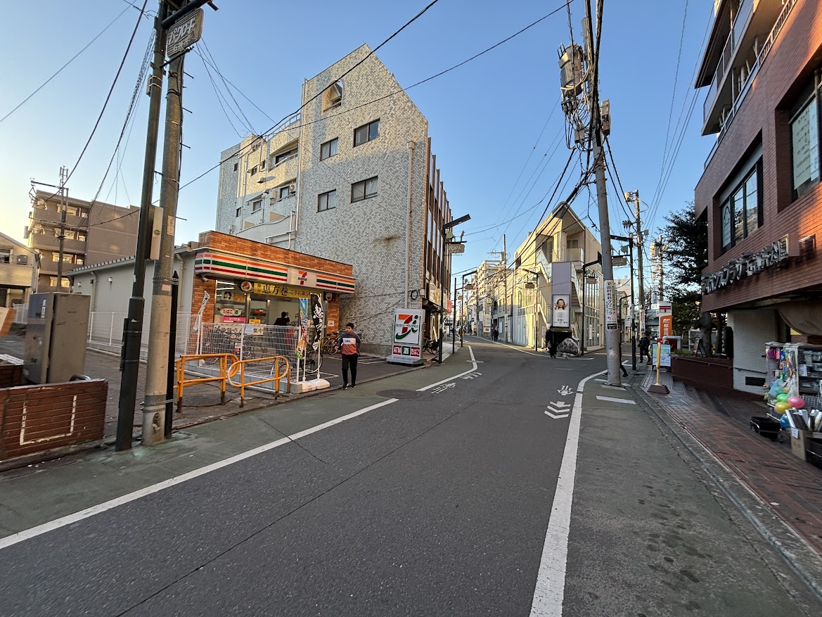 石神井公園駅南口 セブンイレブン 練馬石神井町3丁目店前