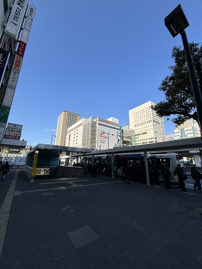川崎駅東口前 ヨドバシカメラ等が見えます