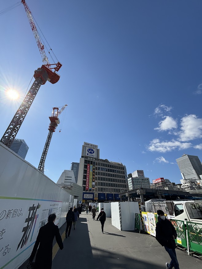 小田急百貨店新宿店の建物がない新宿駅西口前