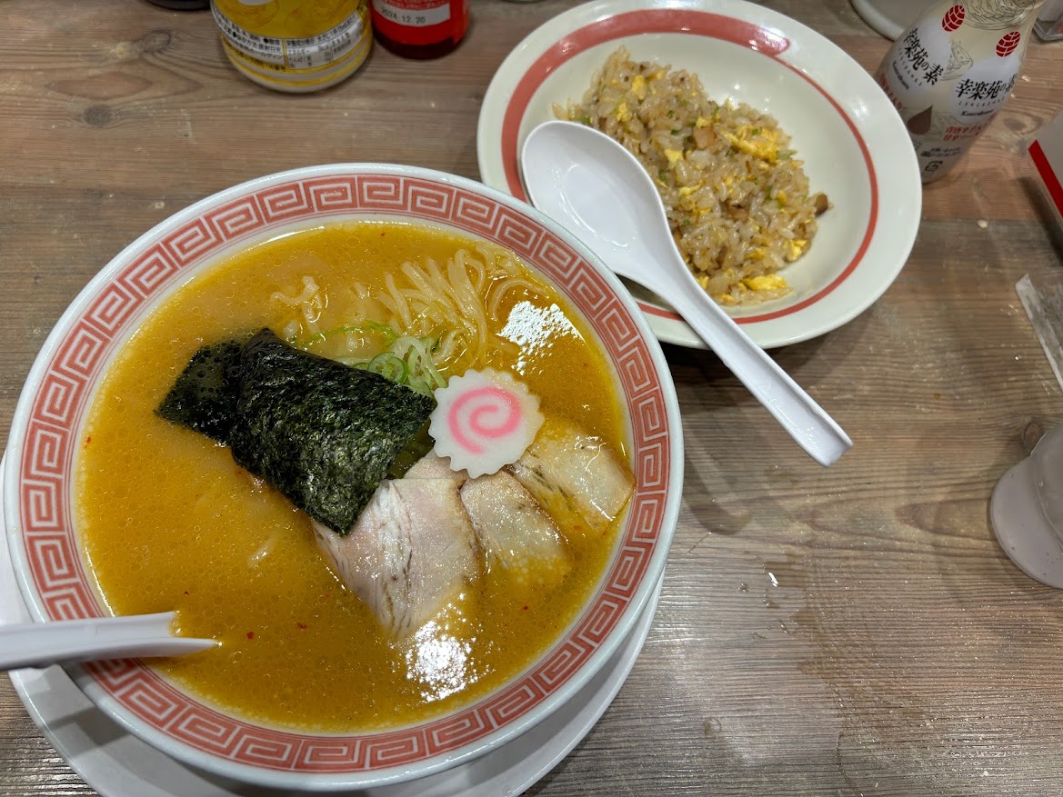 平日ランチ みそらーめん・チャーハン セット（半ちゃんらーめん）