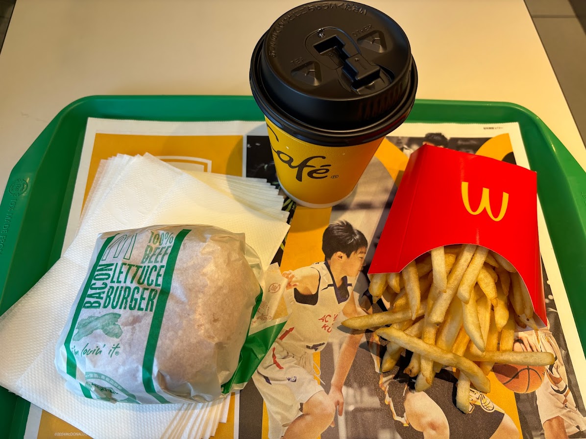 マクドナルド で亀戸店でベーコンレタスバーガーセット
