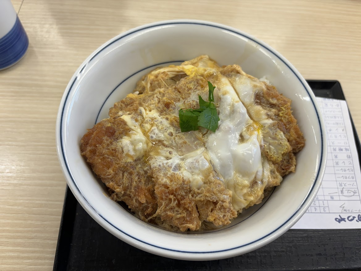 かつや 代々木駅前店でカツ丼（梅）、616円