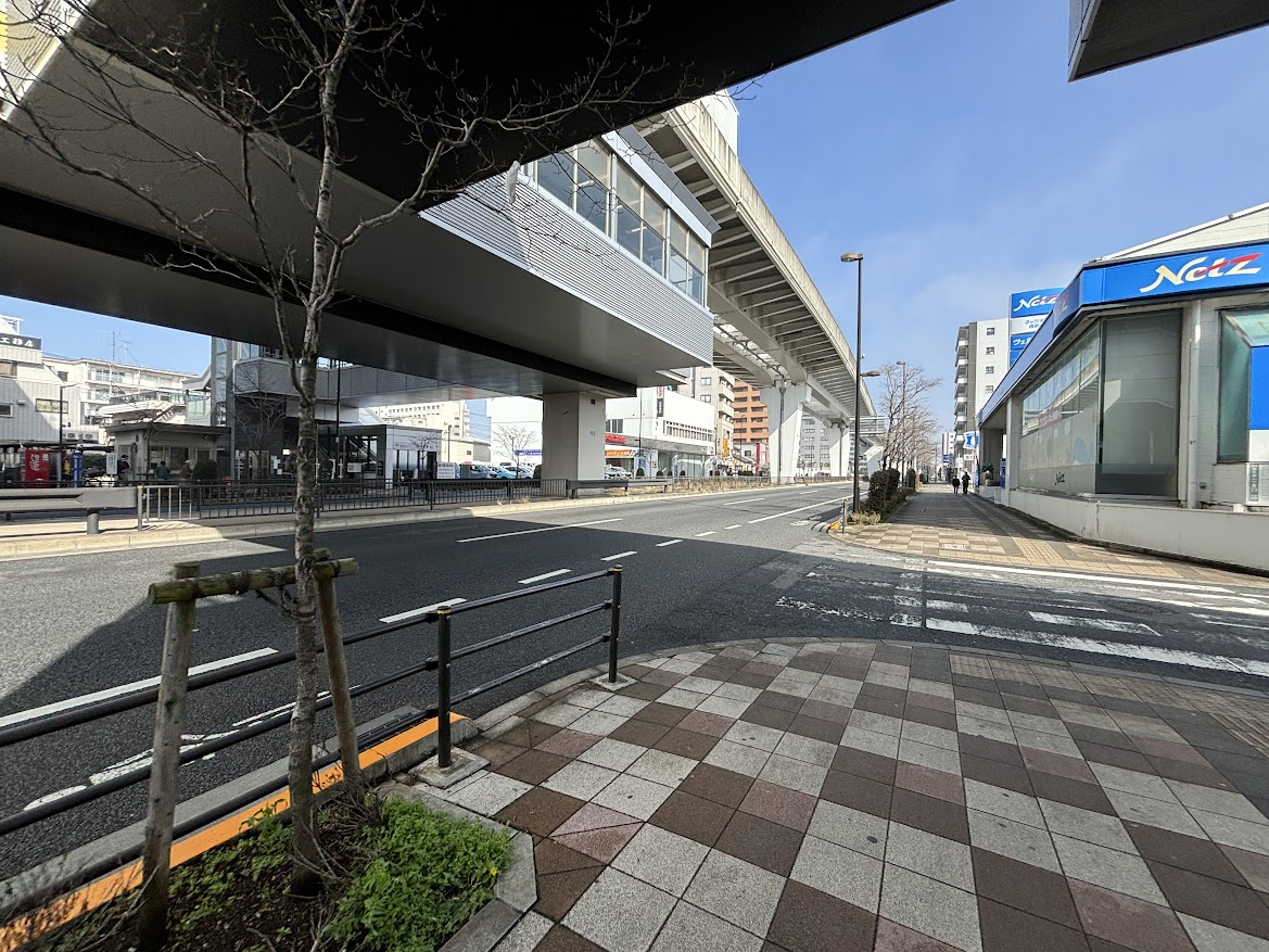 舎人ライナー 谷在家駅（やざいけ）