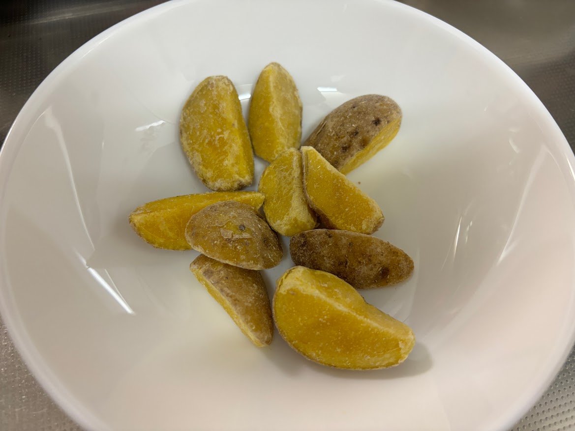 カルビーポテト(Calbee Potato) 【熟成黄金ポテト】 インカのめざめ(冷凍食品)冷凍状態