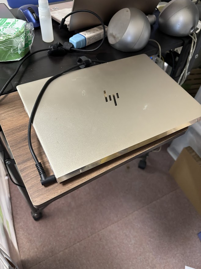 拡張デスク 30cm幅(ミドルブラウン YK01)設置、パソコン置いたり