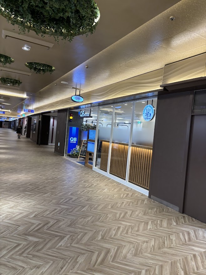 QBハウス 新宿サブナード店 店舗外観