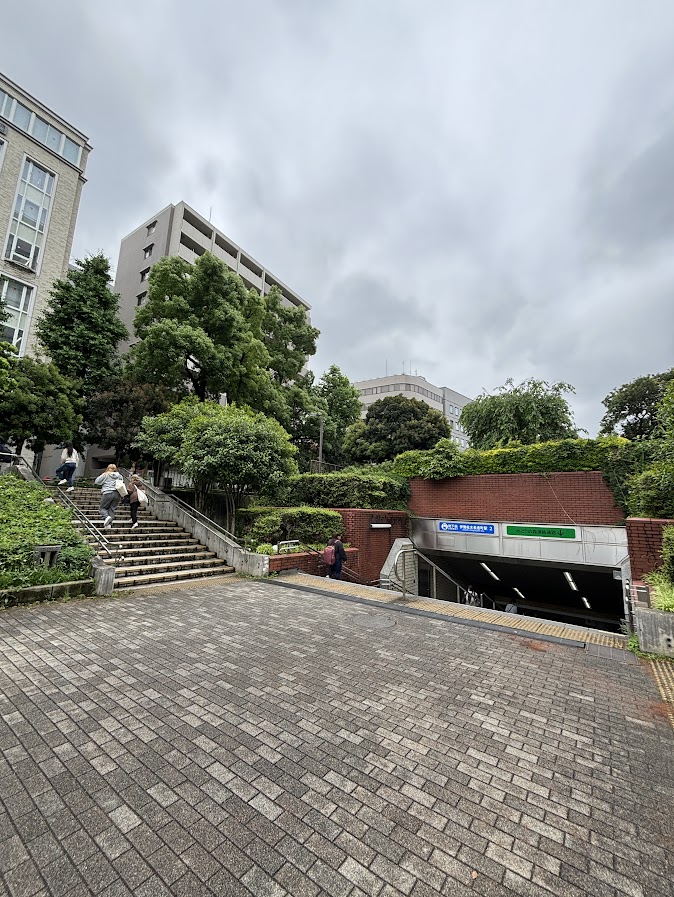 伊勢佐木長者町駅前