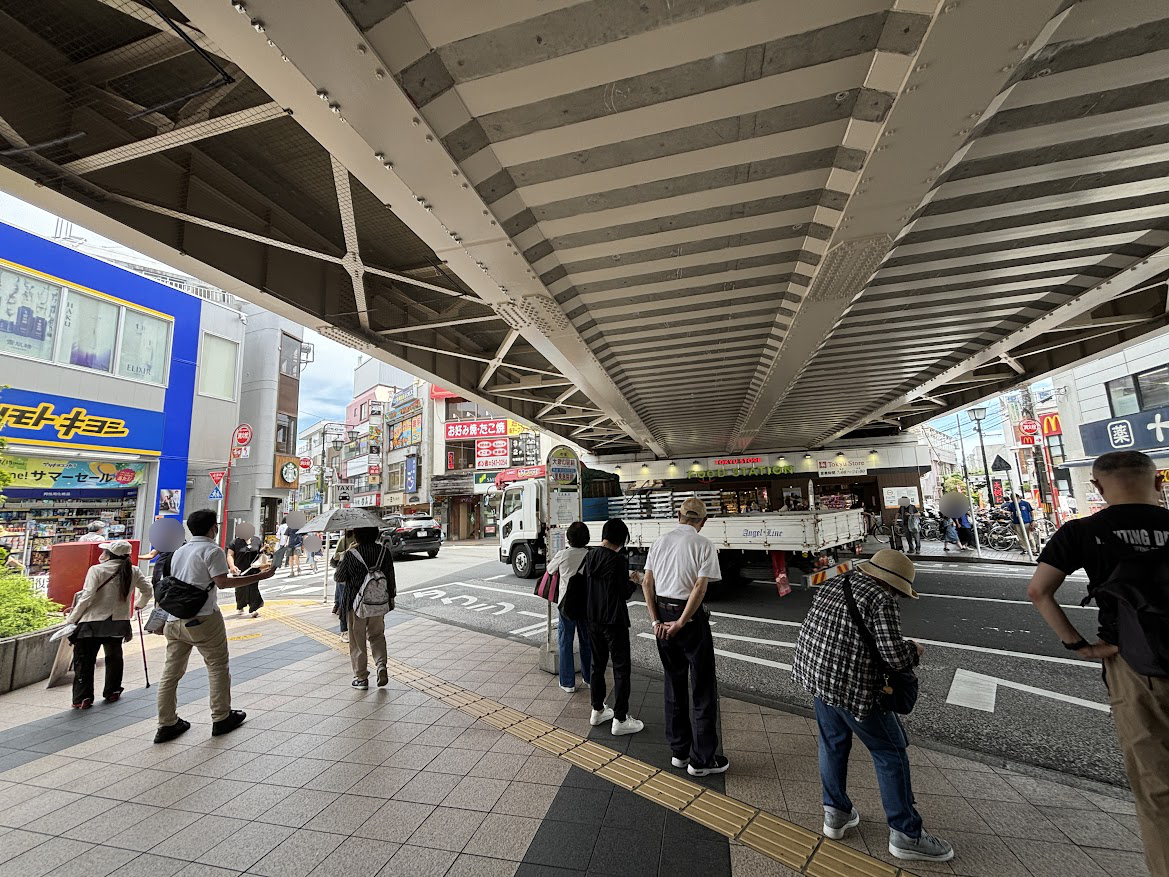 東急東横線  大倉山駅前