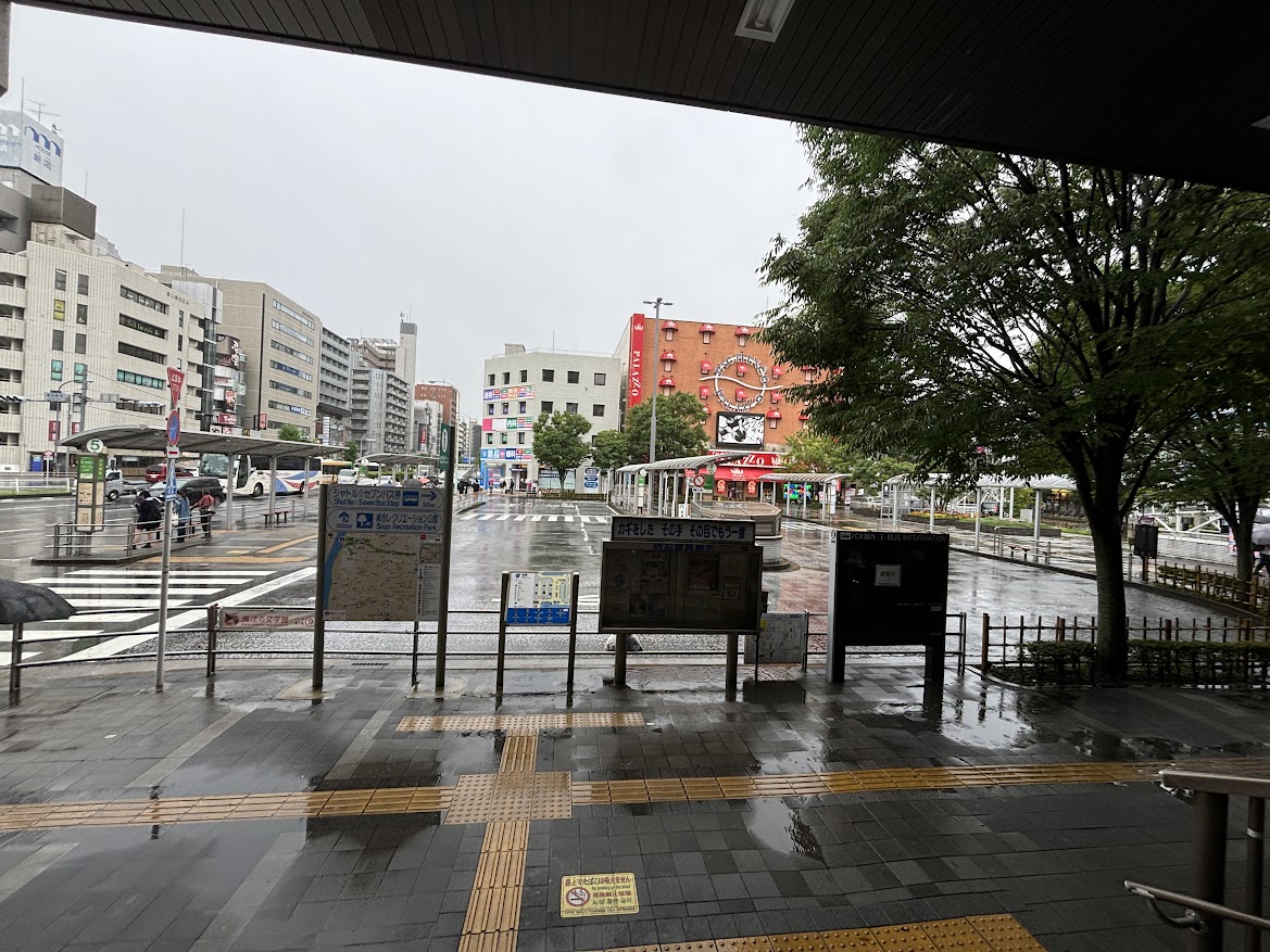 東京メトロ東西線　葛西駅南口前