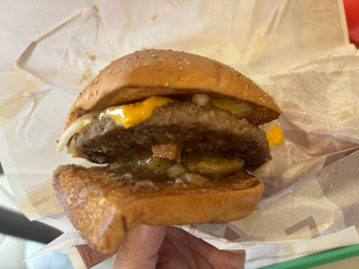 ジャーマンポテト 肉厚ビーフ バーガー