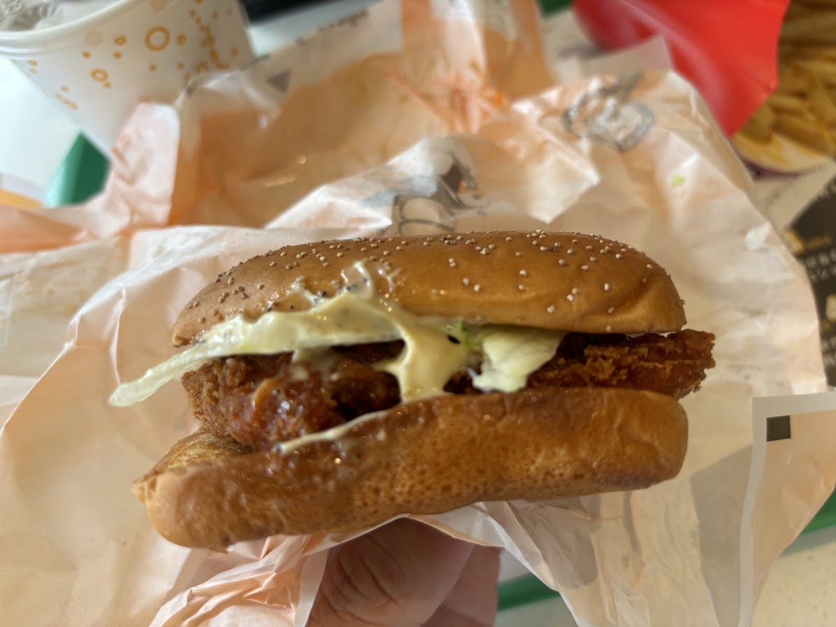 期間限定 ペペロン ジューシーホットチキン バーガー