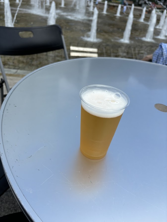 大通公園で生ビール