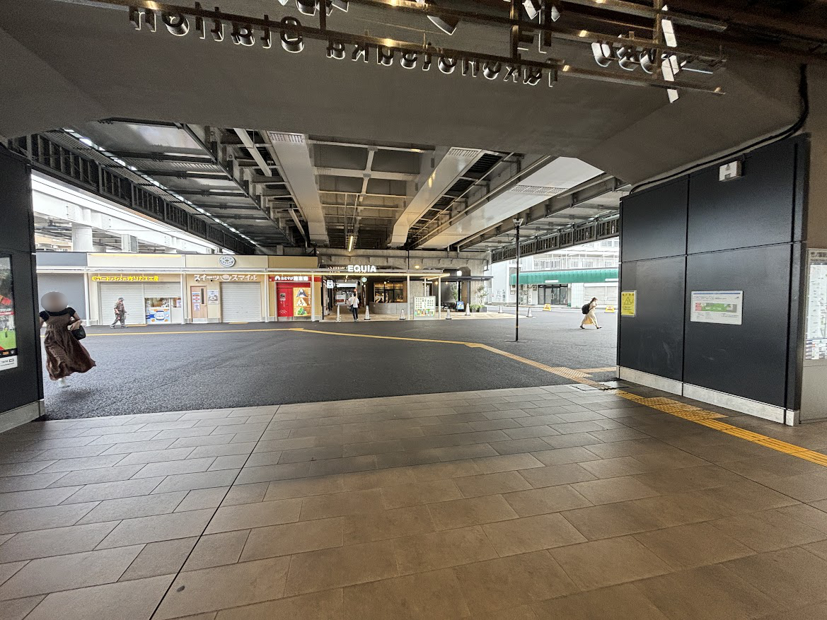 東武鉄道伊勢崎線(東武スカイツリーライン) 竹ノ塚駅前