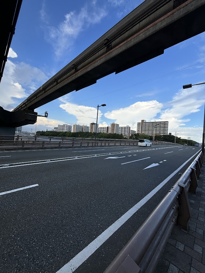 大井競馬場前駅から勝島橋(競馬場通り)と八潮パークタウン方面
