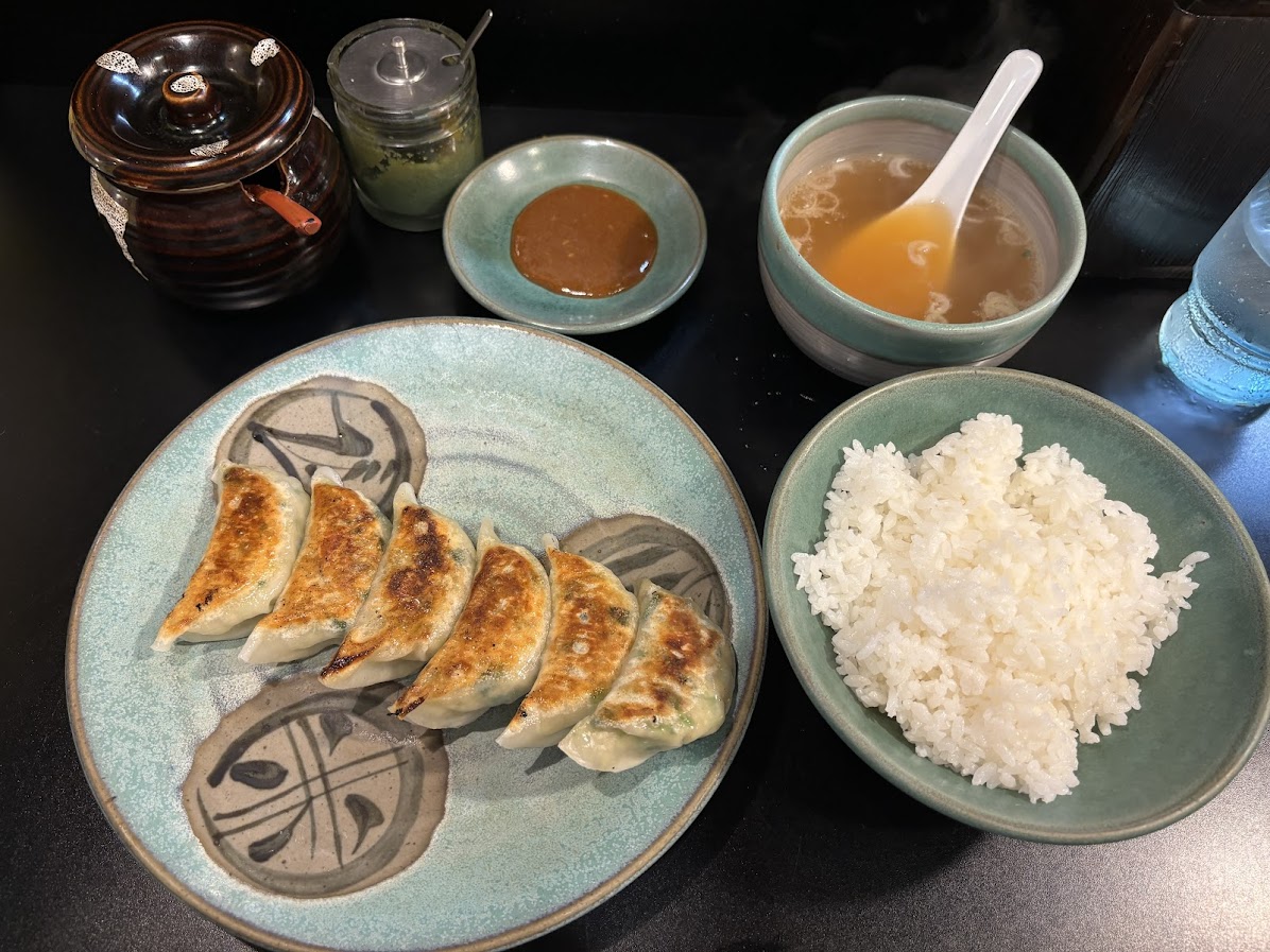 餃子ライスと特製ダレ（中華スープ付き）