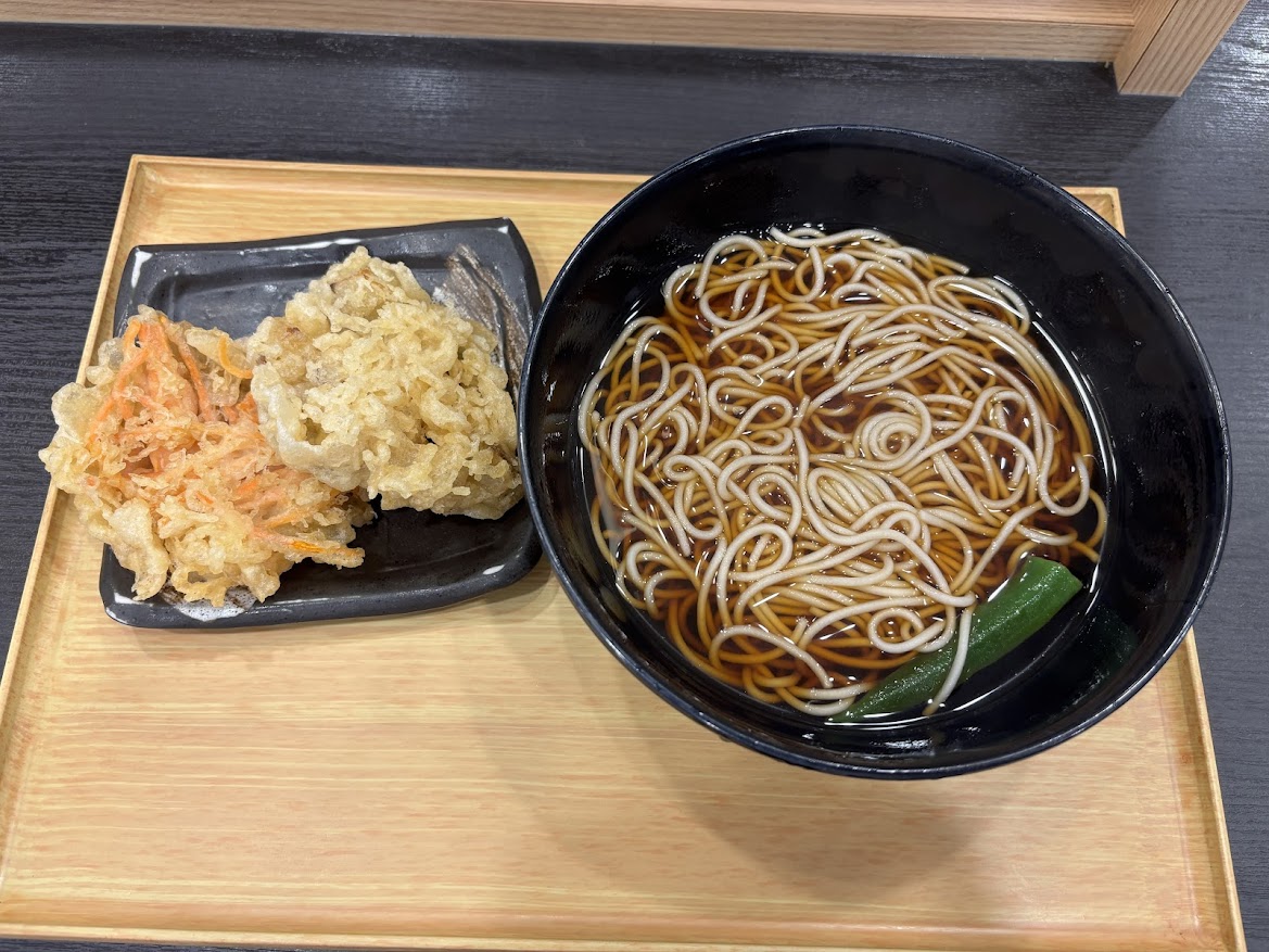 秋の根菜かき揚げ蕎麦(インカのめざめ、にんじん)