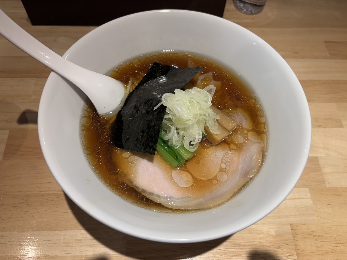 「麦処 八と丁」の中華そば 醤油