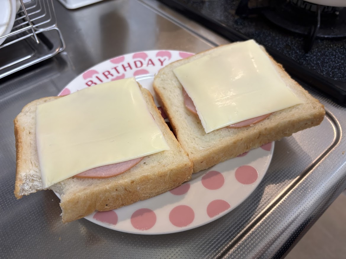 小平市の天然酵母ごはんパンle ciel〜るしえるで買ってきた食パンでヴェルデ 明太フランス風トーストスプレッドとハムチーズ乗せトースト食パン、バターとハムチーズ乗せトースト食パン