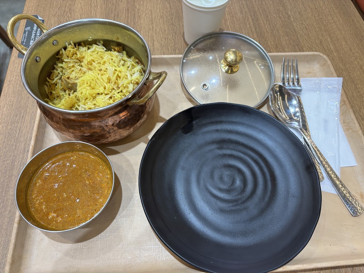 カリー＆焼きたてナン AMARA（アマラ）エミテラス所沢店でバスマティライスのチキンビリヤニ