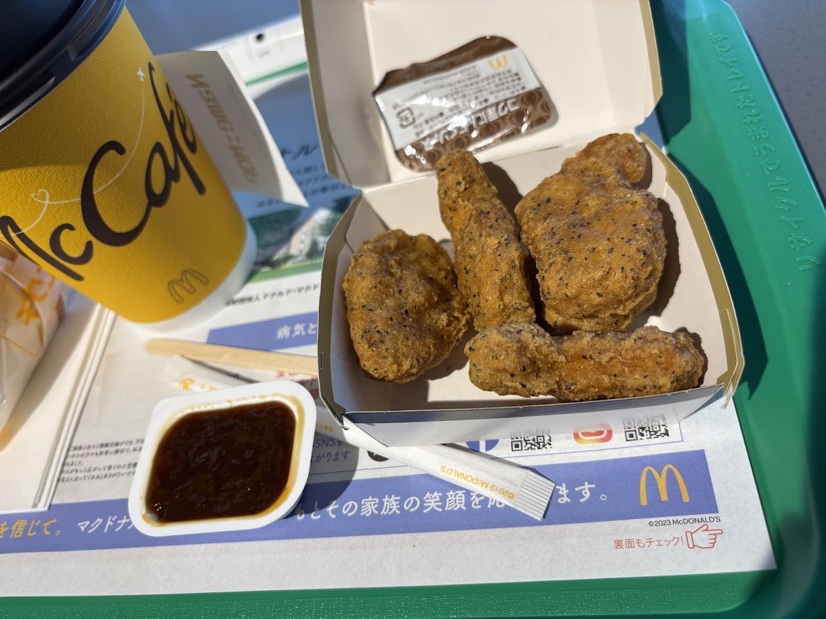 スパイシーチキンマックナゲット 黒胡椒ガーリック 5ピースにコク深にんにくソース