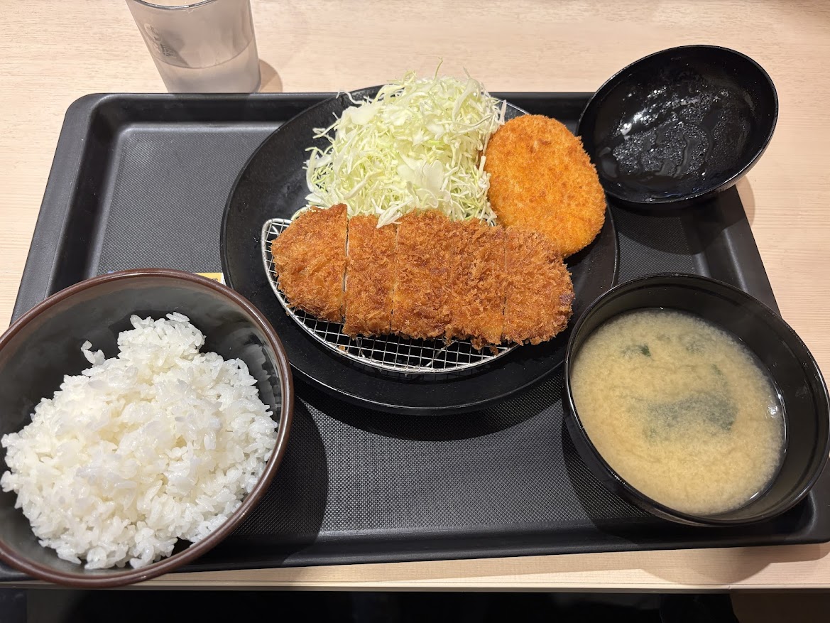 松のや 西巣鴨店でロースかつ定食クーポン割引（ライス並）＋サービス券でのコロッケ