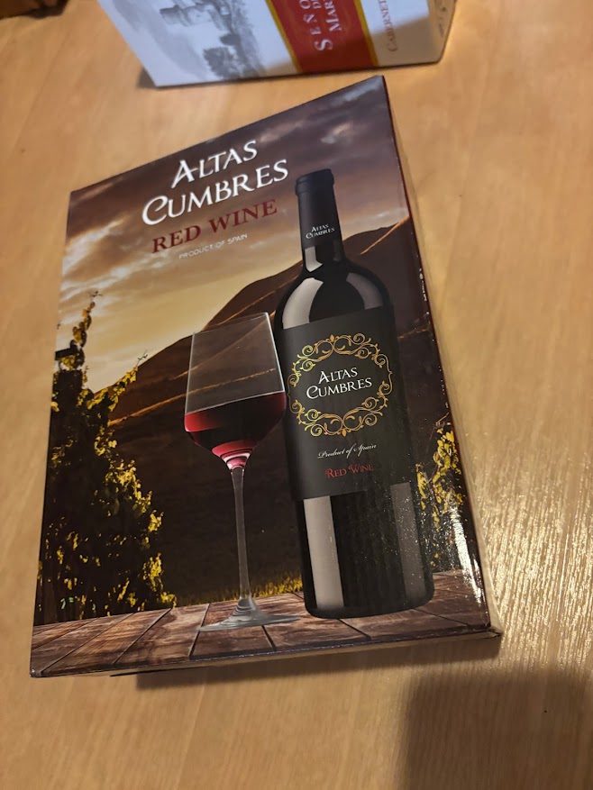 スペインの赤ワイン「ALTAS CUMBRES(アルタス・クンブレス)」3リットル