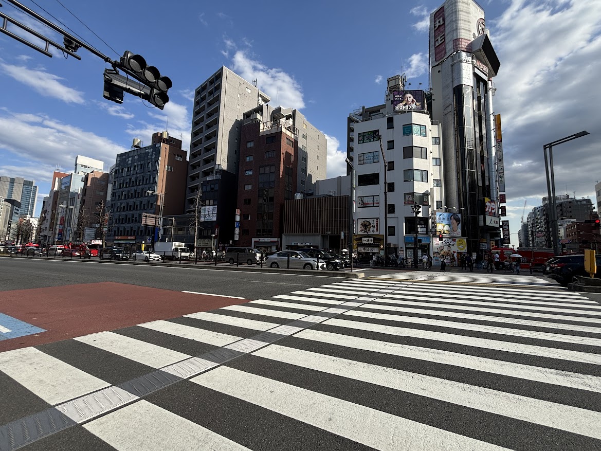 四谷三丁目駅前にたくさんの消防車