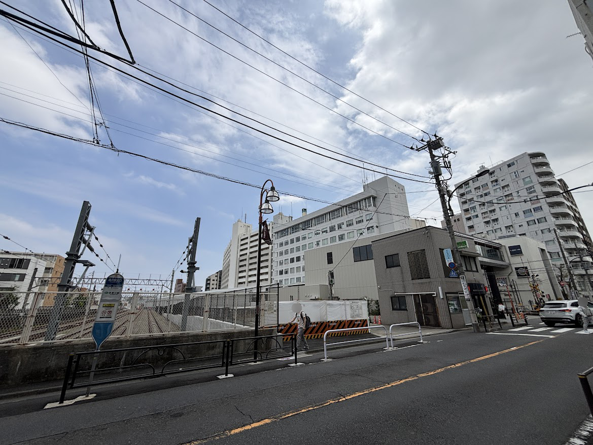 東急目黒線 奥沢駅前