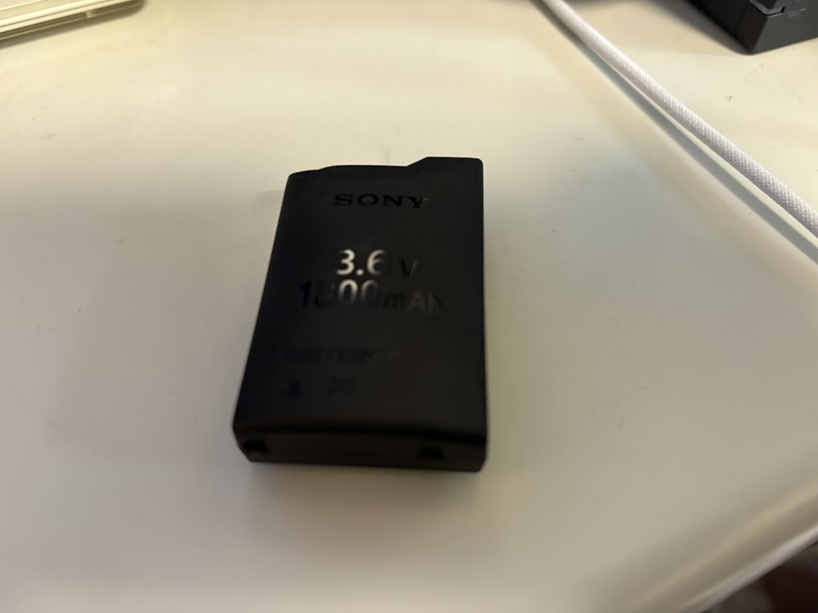 膨張したPSP-110のリチウムイオンバッテリー