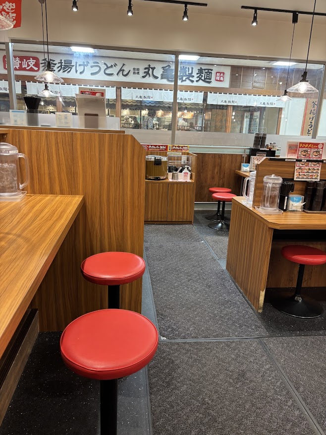 横浜家系ラーメン壱角家 サンシャインシティアルタ店 店舗外観 平日オープンから15時までライスバー無料