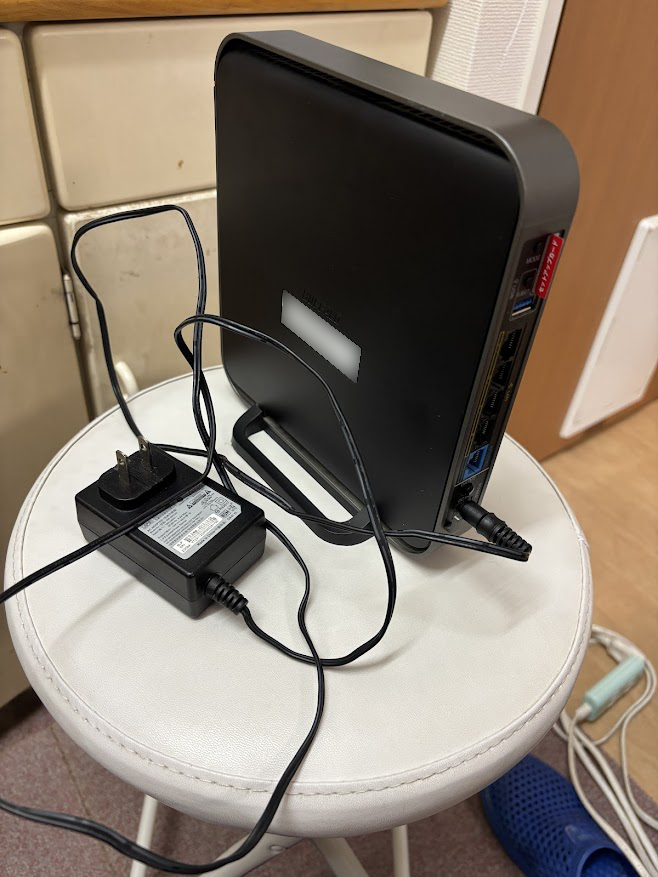 初期化され破棄の準備が整ったWi-Fi中継機として使用していたWZR-900DHP