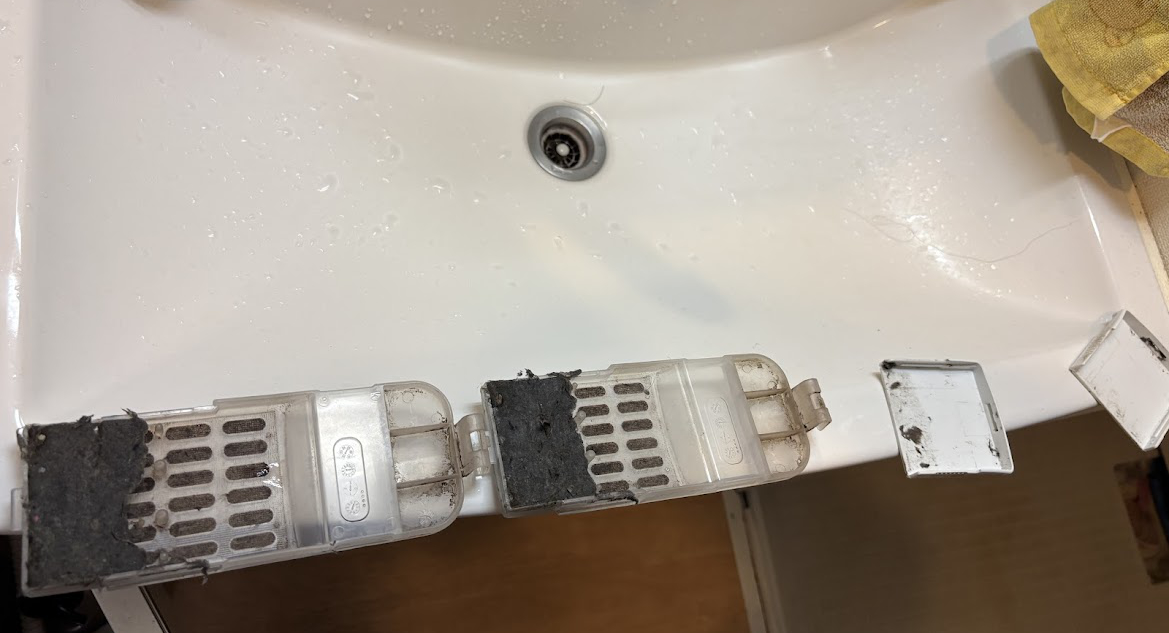 BW-V80Gの汚れている洗濯槽の糸くずフィルター