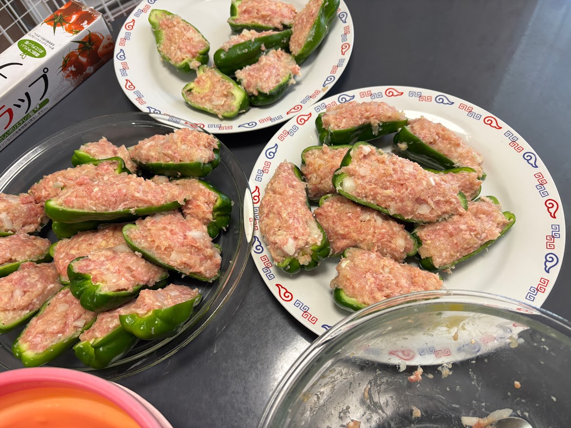 ピーマン肉詰めワタと種あり