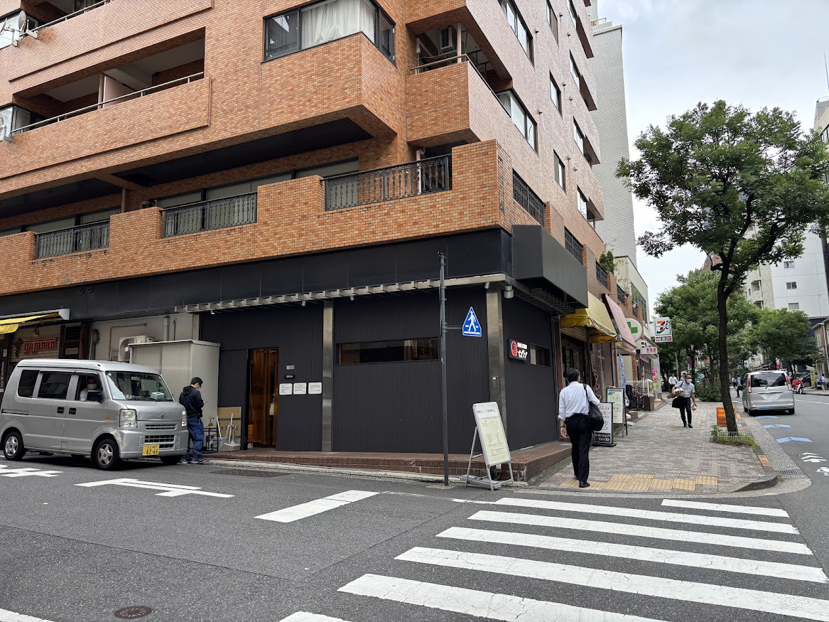 半蔵門駅近くの立食い蕎麦屋「SOBA STAND そばうさ」店舗外観