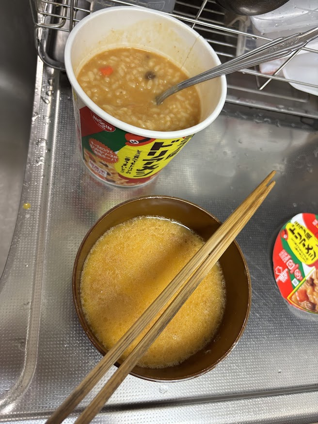 日清ミラノ風ドリアメシ（どこ食べてもドリアの一番うまいとこ）完成とツナ入り玉子焼き