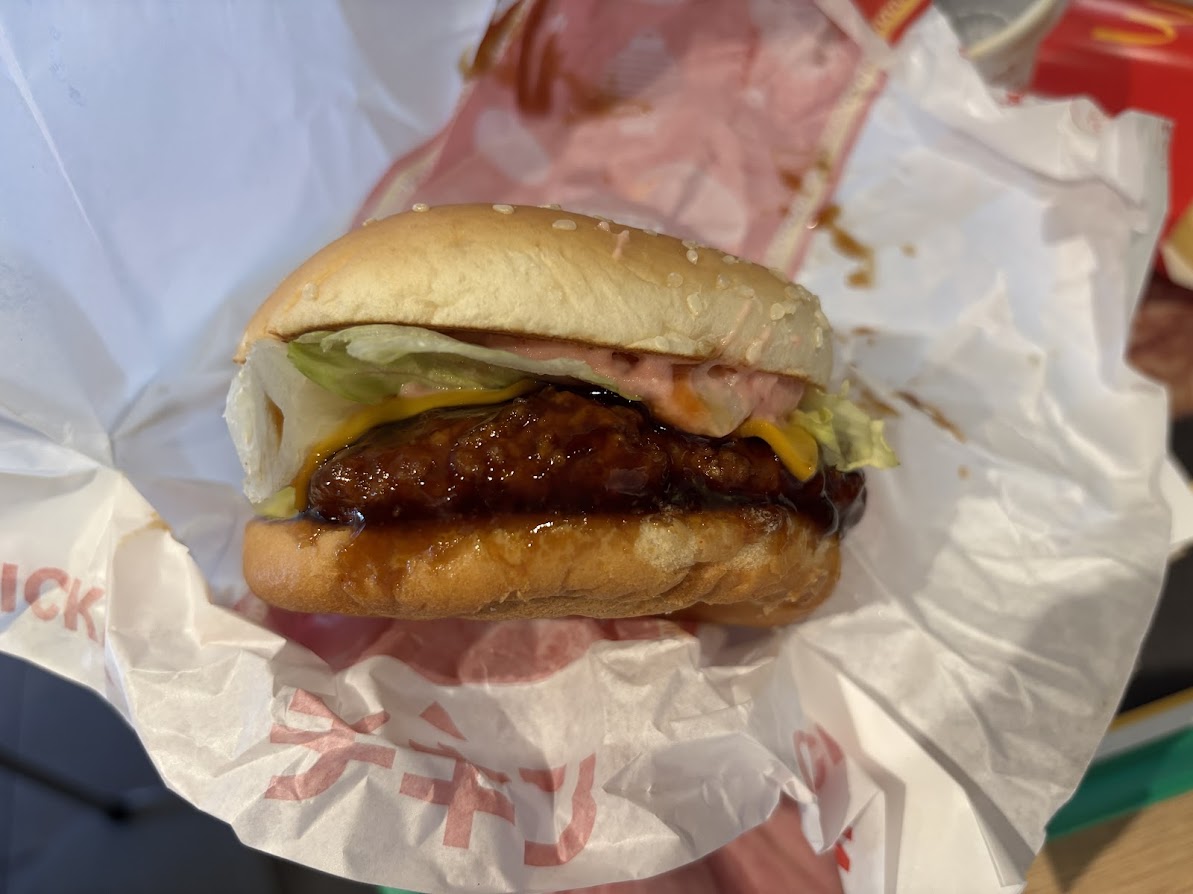 期間限定『ご当地てりやきJAPAN』の中から博多明太ポテトてりやきチキン バーガー