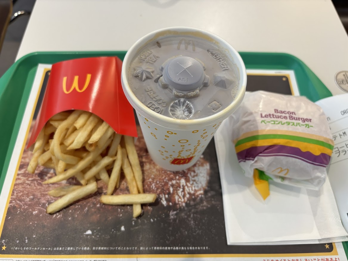 マクドナルド 神田末広町店でベーコンレタスバーガーのセット