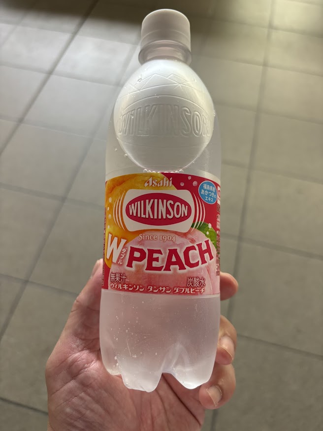 ウィルキンソン タンサン ダブルピーチ PET500ml（白桃と黄桃がブレンド、福島県産あかつきのエキス）