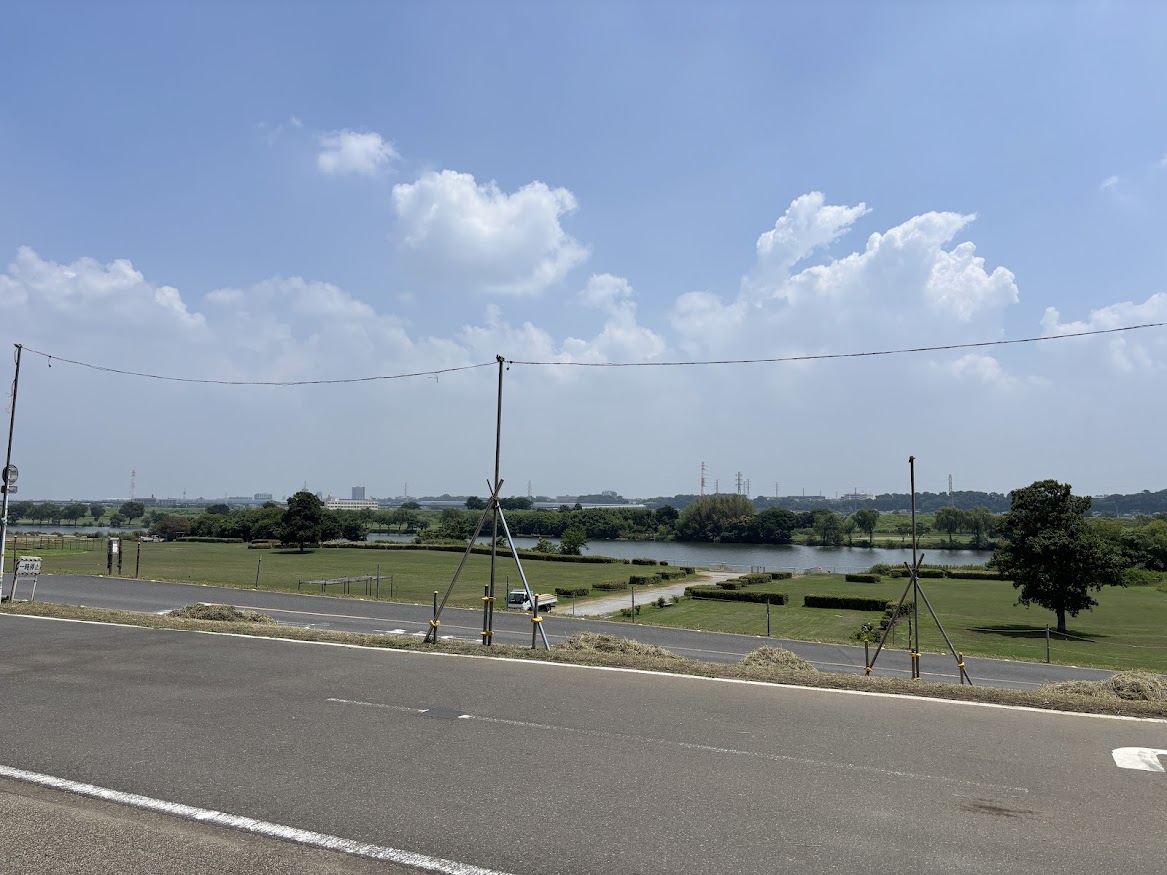 柴又公園から江戸川と矢切の渡し