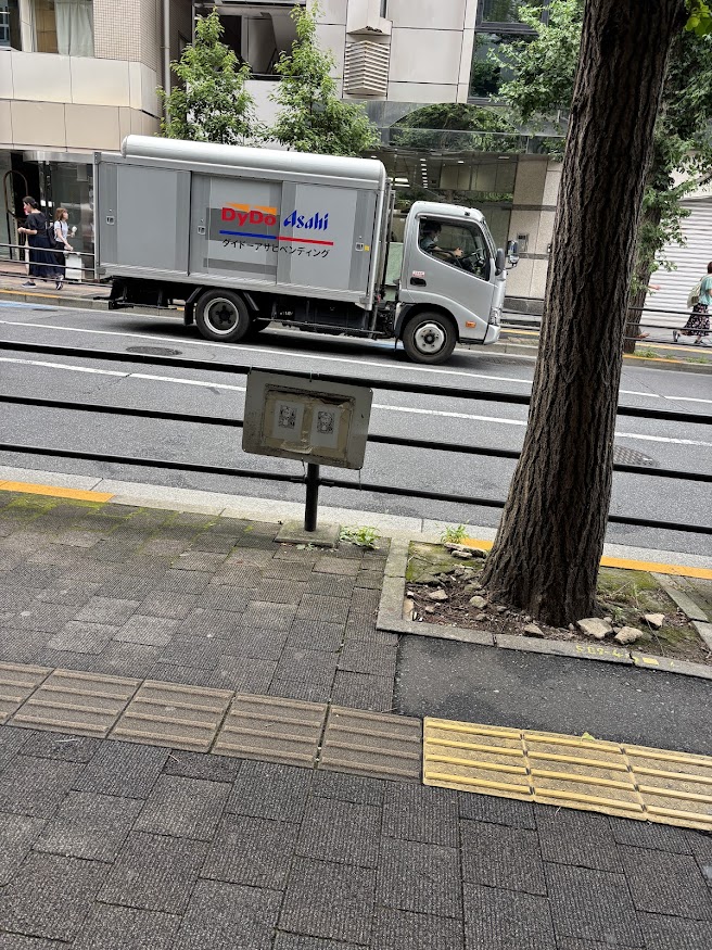 高田馬場駅近くの謎の絵