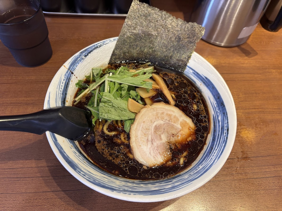 浜町駅近くの北海道らーめん ほしみ屋 日本橋浜町店で札幌 黒醤油ラーメン