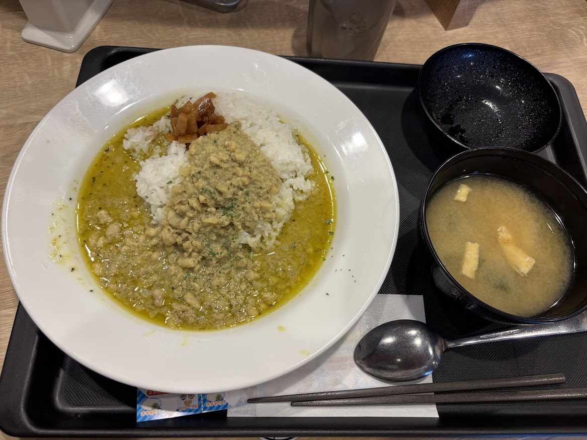 松屋 飯田橋駅前店で期間限定 ドライグリーンカレー