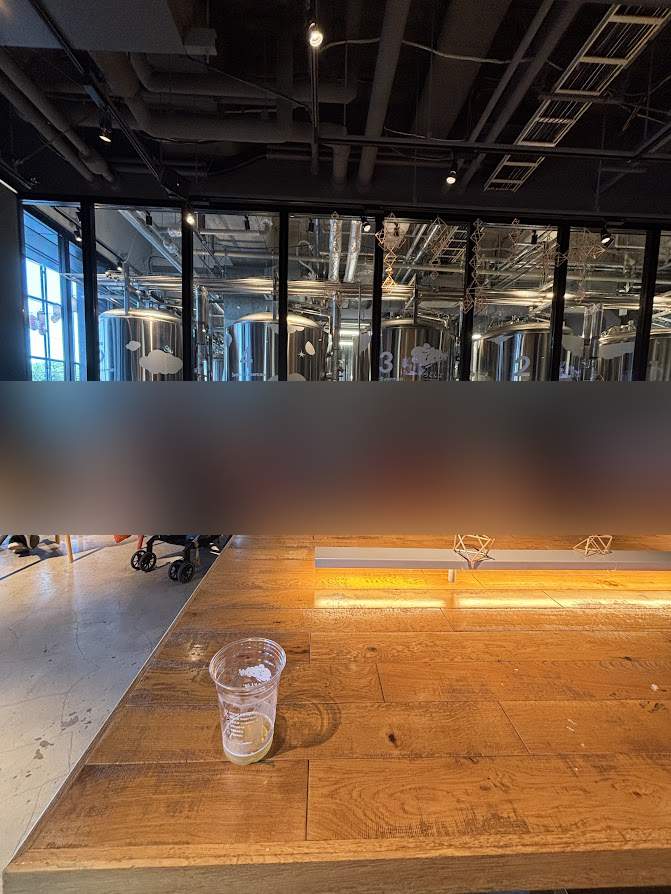エスコンフィールド北海道内のそらとしば by よなよなエールのセンターバックスクリーン内部にビール醸造所