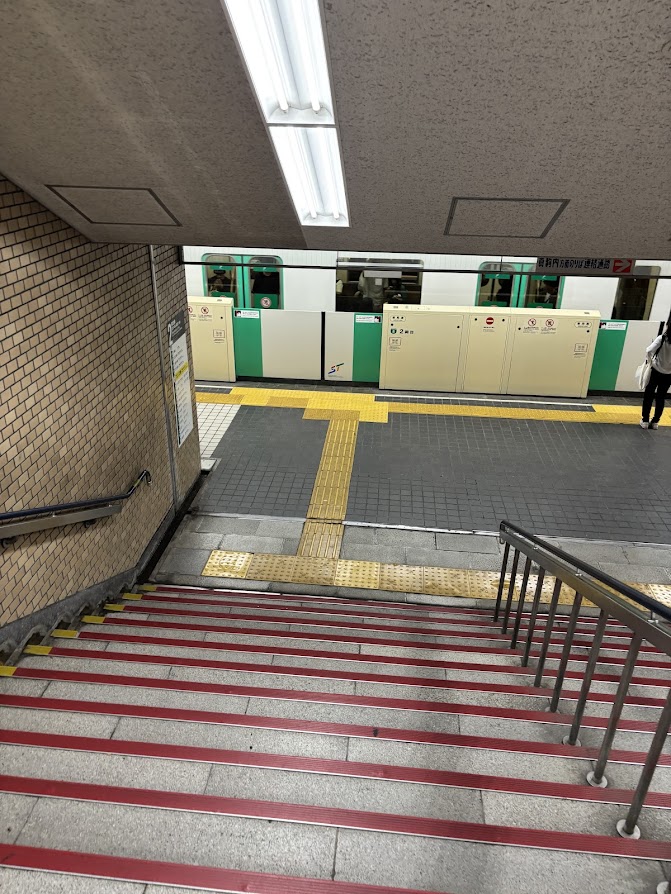 札幌市営地下鉄 南北線 北12条駅内下りホーム