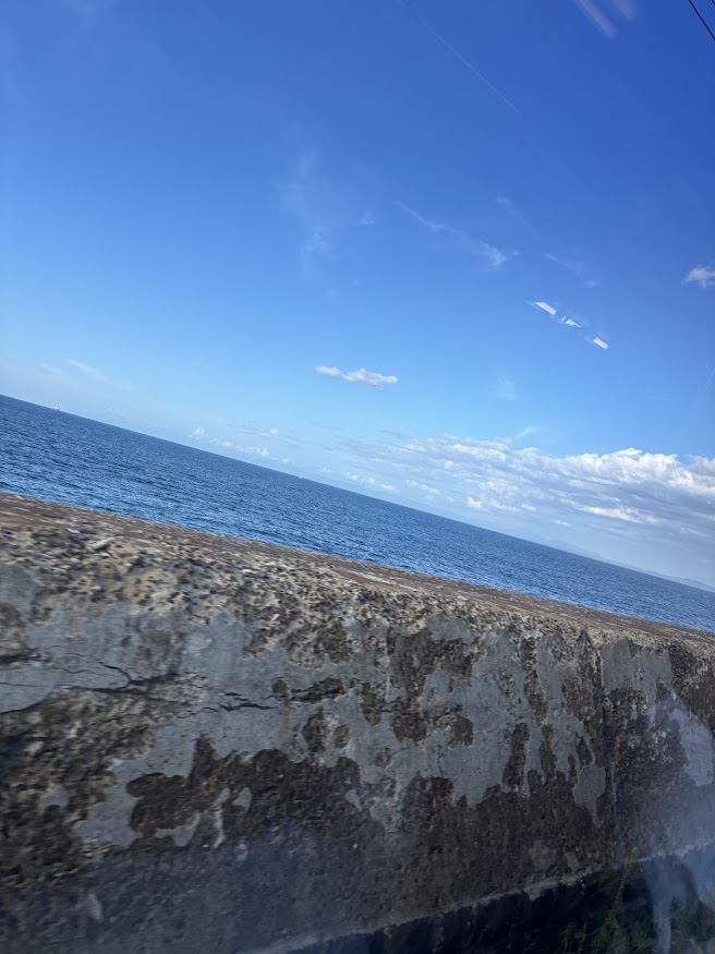 小樽帰りの快速エアポートで海沿いを走る