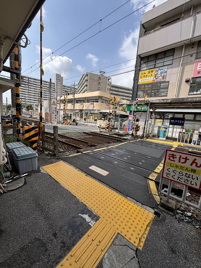 東武亀戸線 東あずま駅内踏切